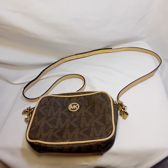 Michael Kors Vintage Canvas Signature Monogram Crossbody Bag Chain Charm READ - Picture 3 of 16